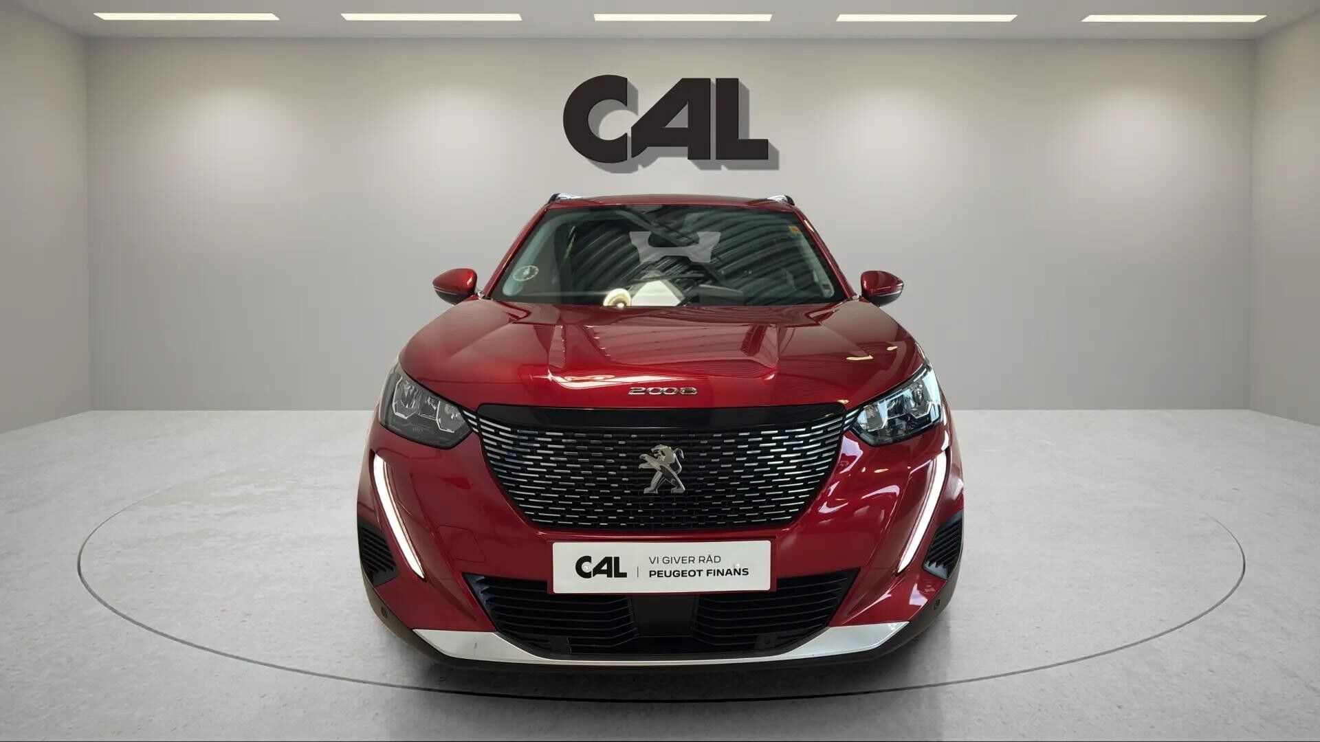 Rød Peugeot 2008 fra 2021
