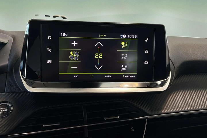 Rød Peugeot 2008 fra 2021