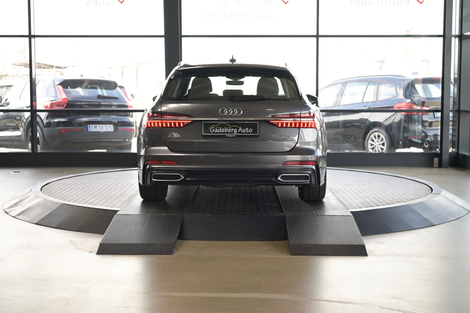 Grå Audi A6 fra 2021