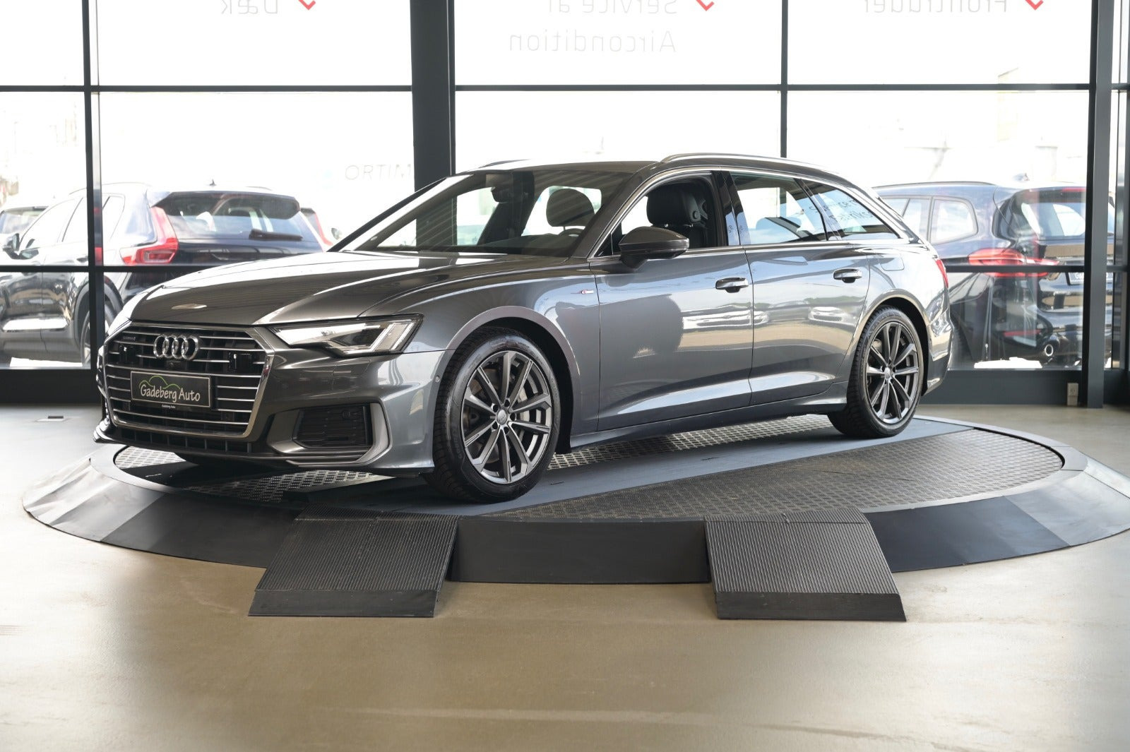Grå Audi A6 fra 2021
