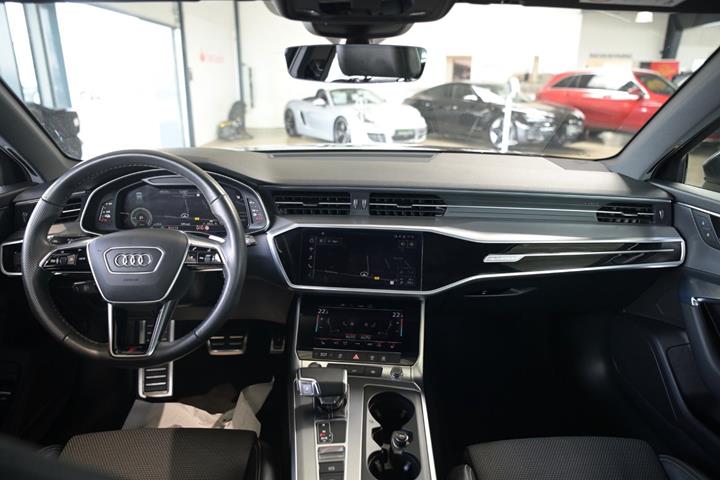 Grå Audi A6 fra 2021
