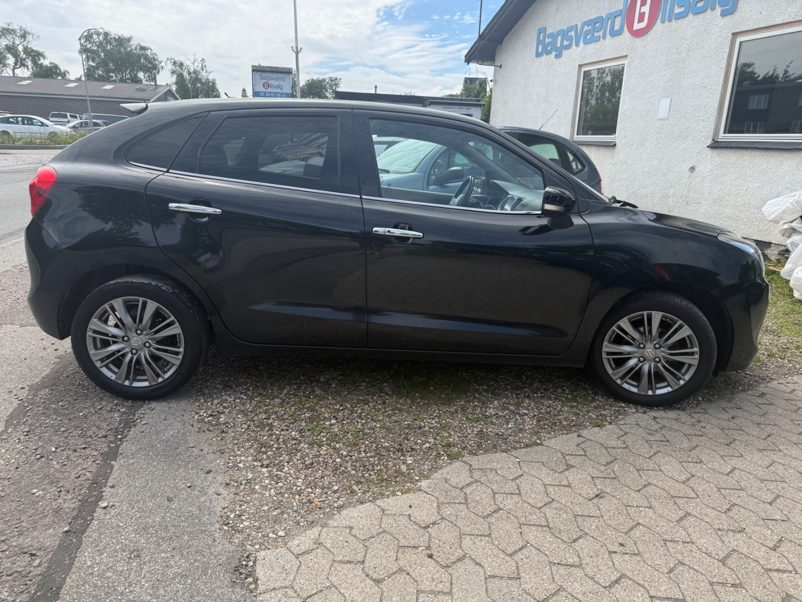 Sort Suzuki Baleno fra 2016