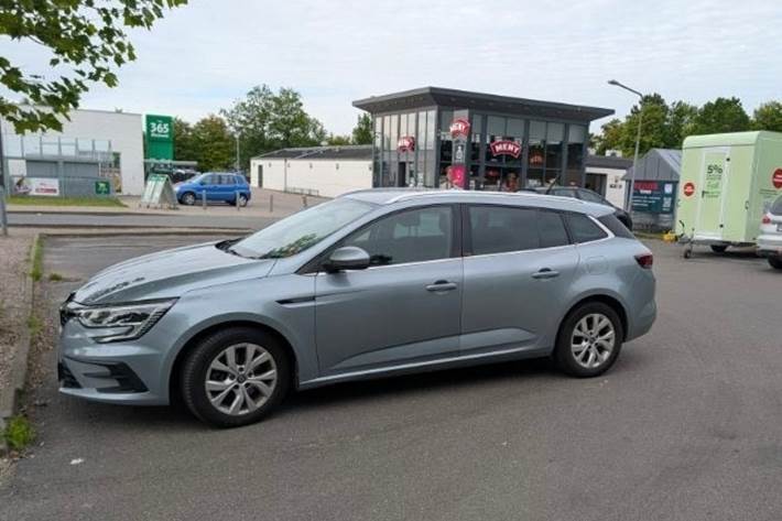 Sølv Renault Megane IV fra 2020