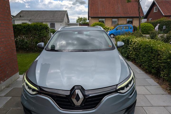 Sølv Renault Megane IV fra 2020