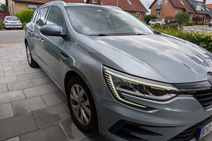 Sølv Renault Megane IV fra 2020