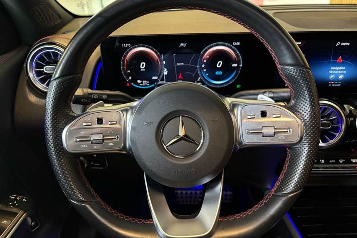 Hvid Mercedes EQB300 fra 2022