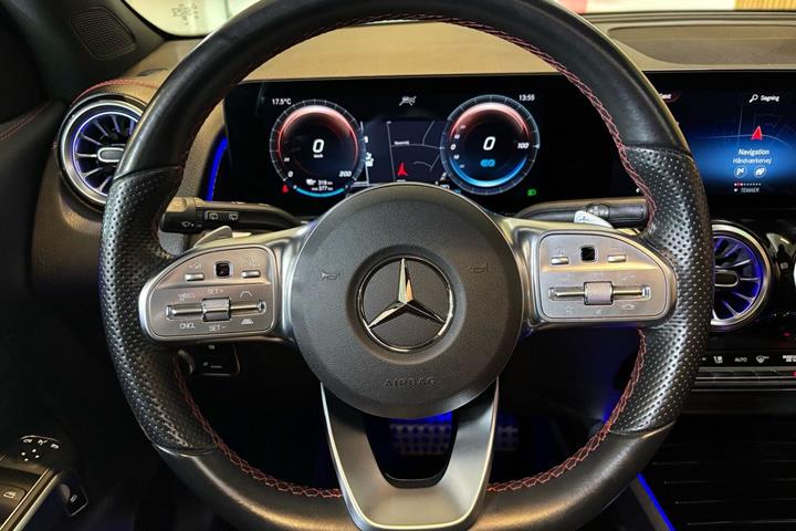 Hvid Mercedes EQB300 fra 2022