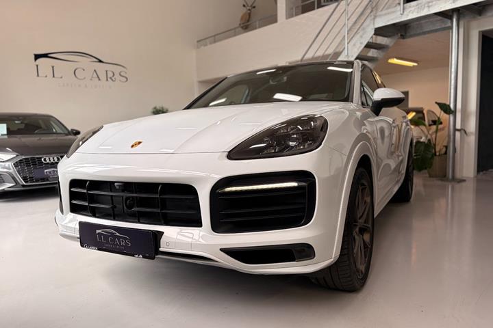 undefined Porsche Cayenne fra 2019 set udefra