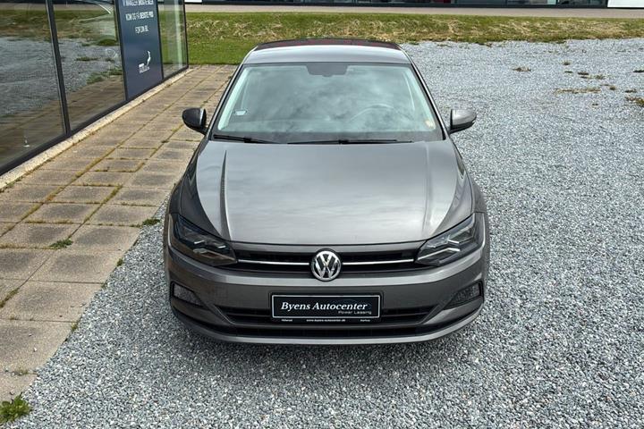 Grå VW Polo fra 2019