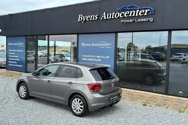 Grå VW Polo fra 2019