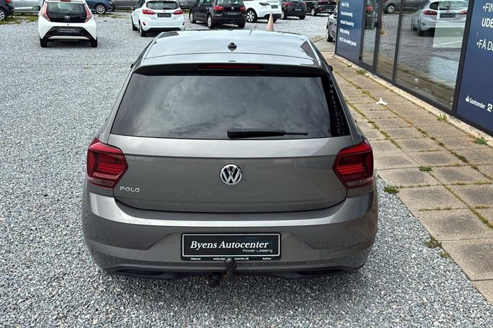 Grå VW Polo fra 2019