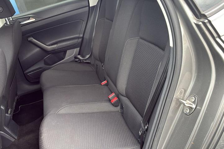 Grå VW Polo fra 2019