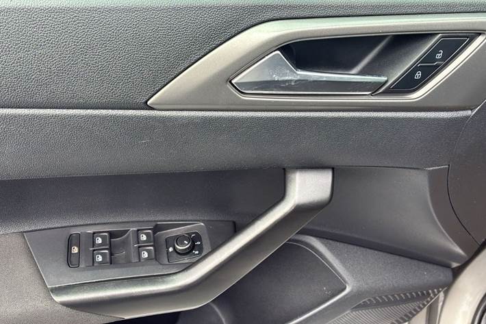 Grå VW Polo fra 2019