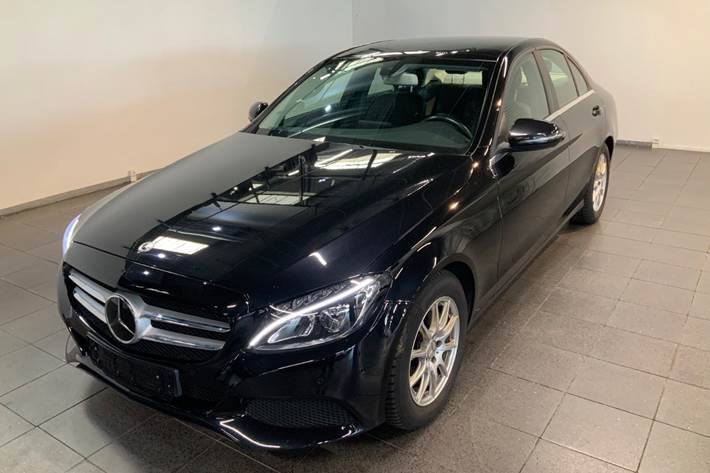 Sort Mercedes C220 d fra 2017