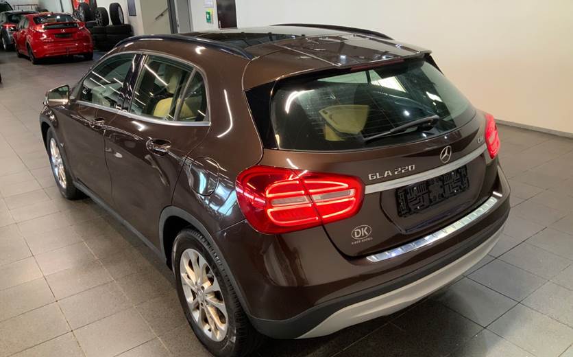 Mercedes GLA220