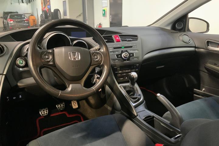Rød Honda Civic fra 2012