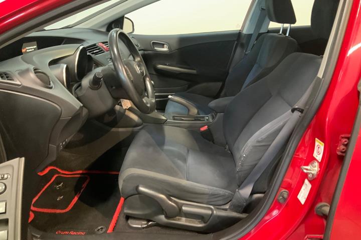 Rød Honda Civic fra 2012
