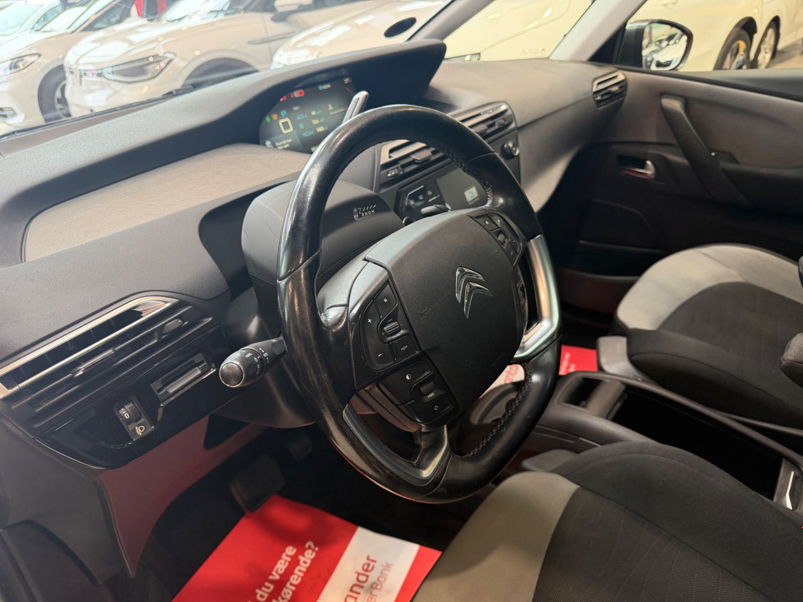 Grå Citroën Grand C4 Picasso fra 2016