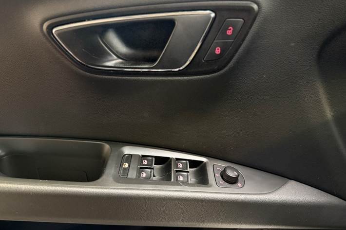 Sort Seat Leon fra 2020