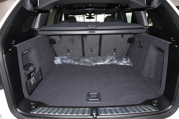 Hvid BMW iX3 fra 2025