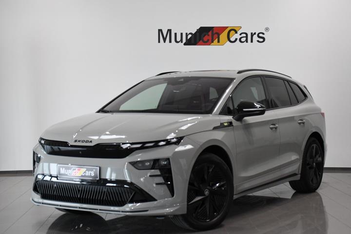 Grå Skoda Enyaq fra 2026 set udefra