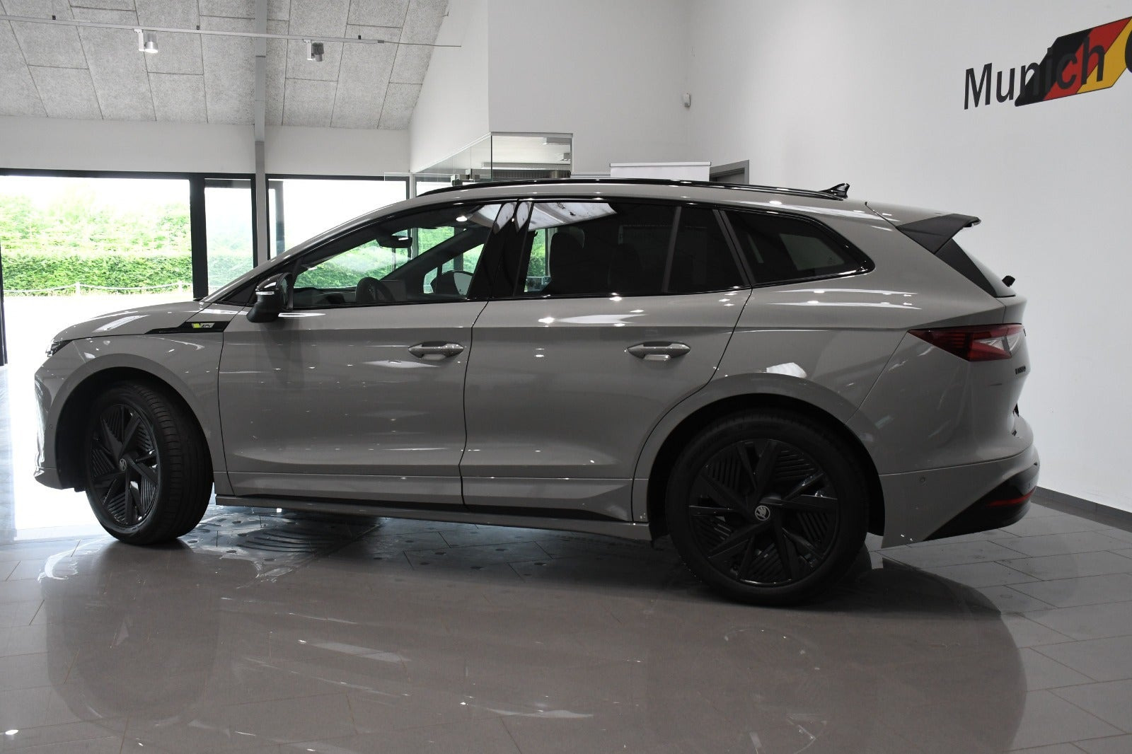 Grå Skoda Enyaq fra 2026