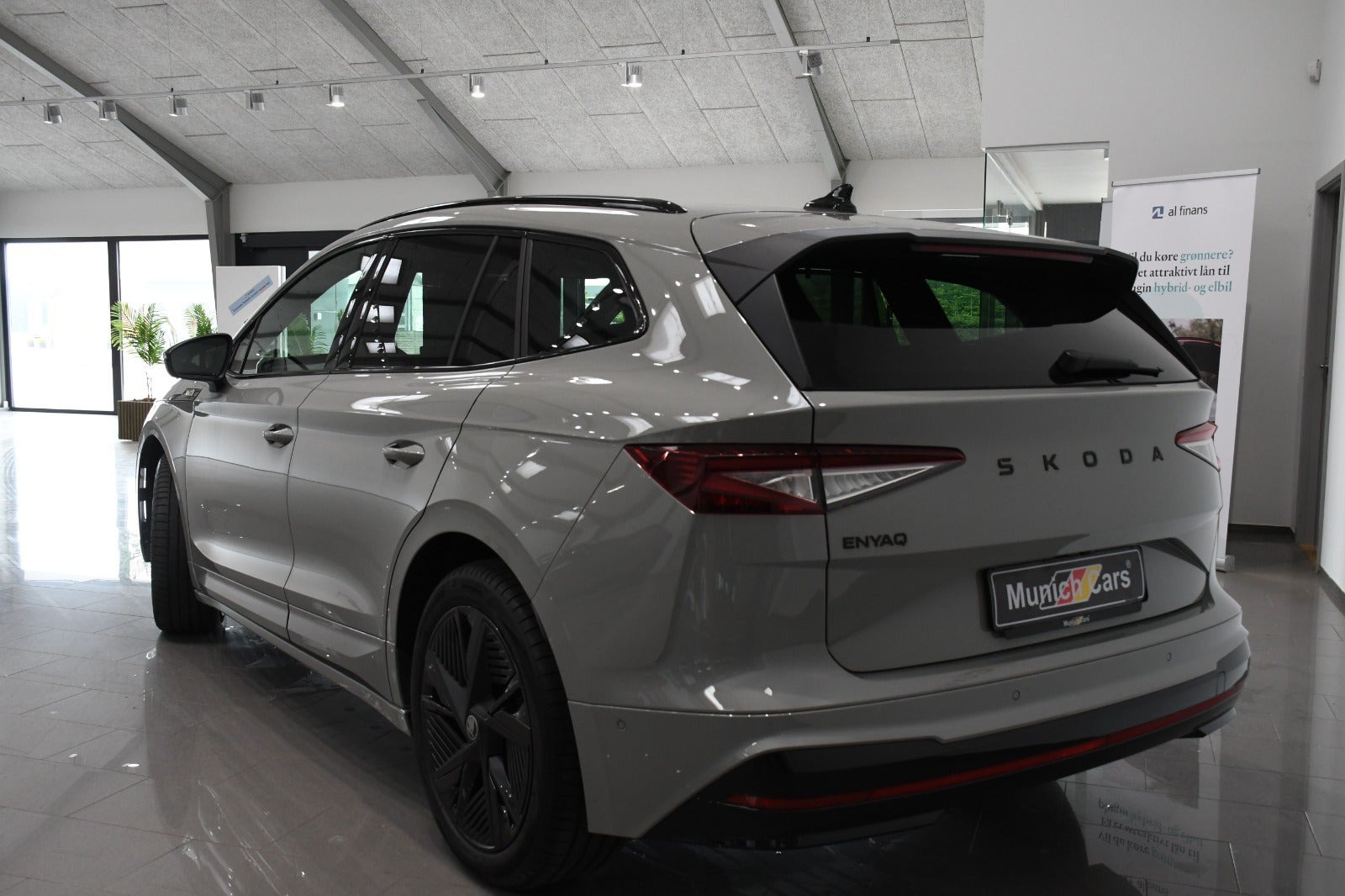 Grå Skoda Enyaq fra 2026