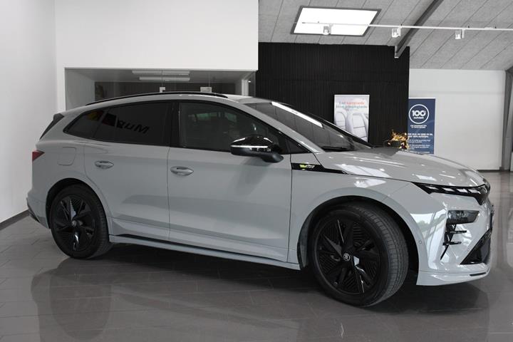 Grå Skoda Enyaq fra 2026