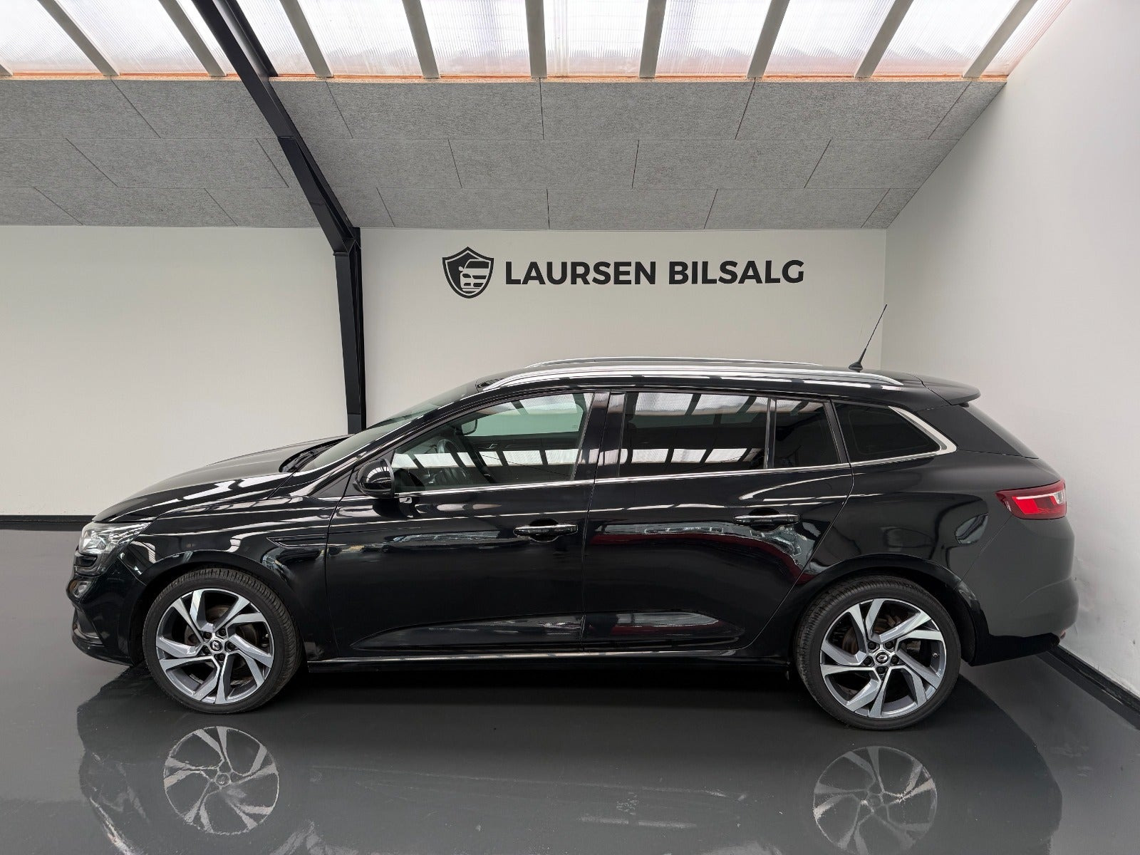 Sort Renault Megane IV fra 2016