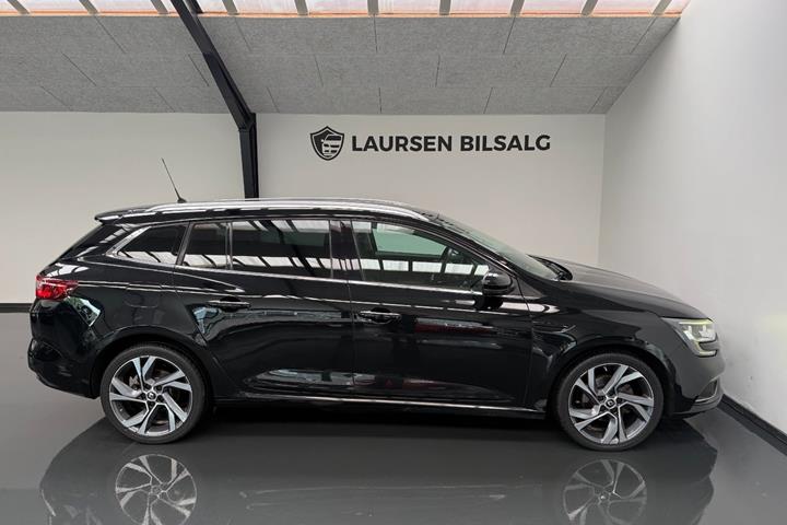 Sort Renault Megane IV fra 2016