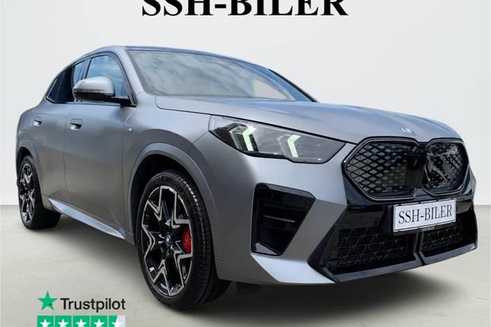Grå BMW iX2 fra 2025