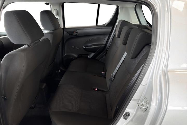 Sølv Suzuki Swift fra 2011