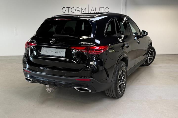 Sort Mercedes GLC300 e fra 2023