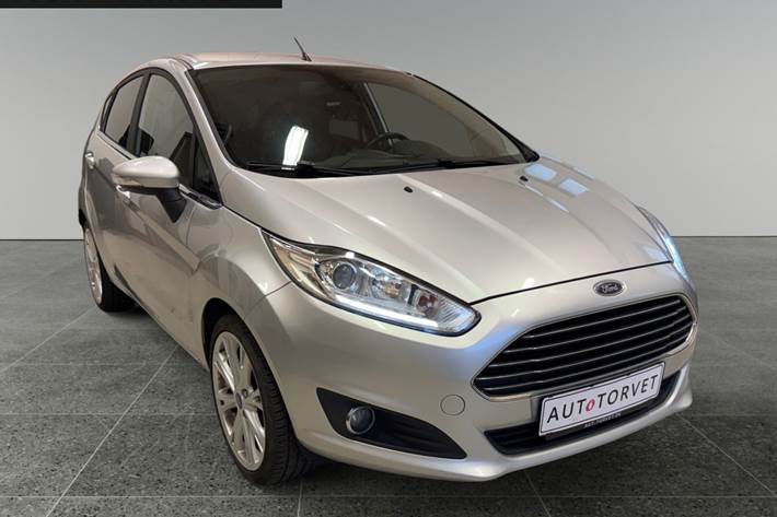Sølv Ford Fiesta fra 2015