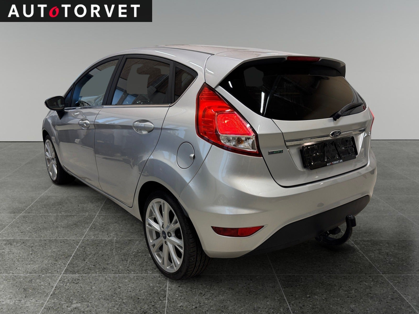 Sølv Ford Fiesta fra 2015