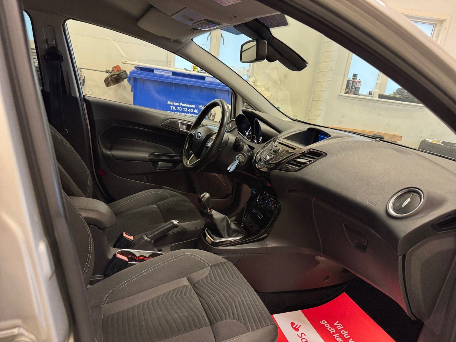 Sølv Ford Fiesta fra 2015