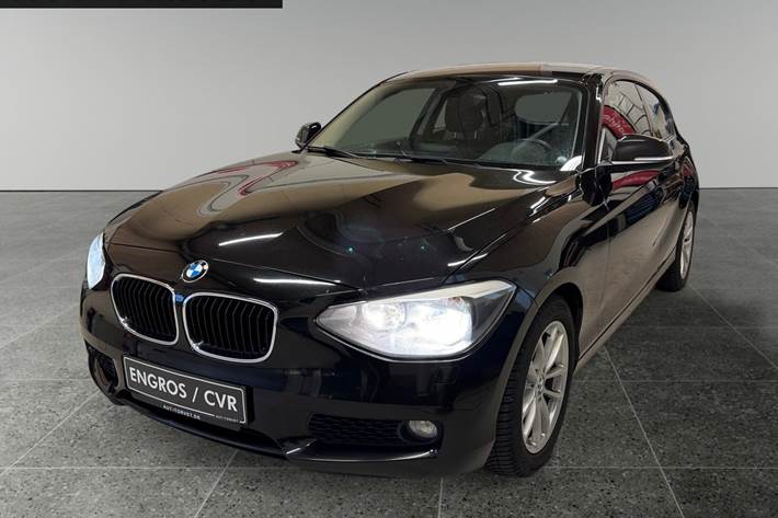 Sort BMW 116d fra 2014 set udefra