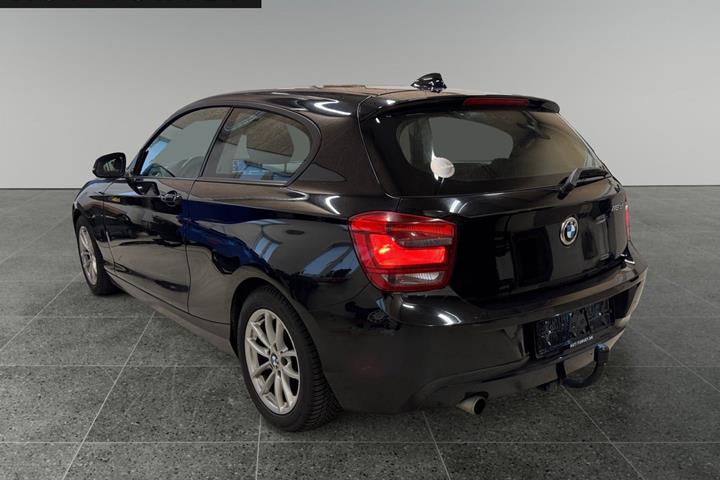 Sort BMW 116d fra 2014