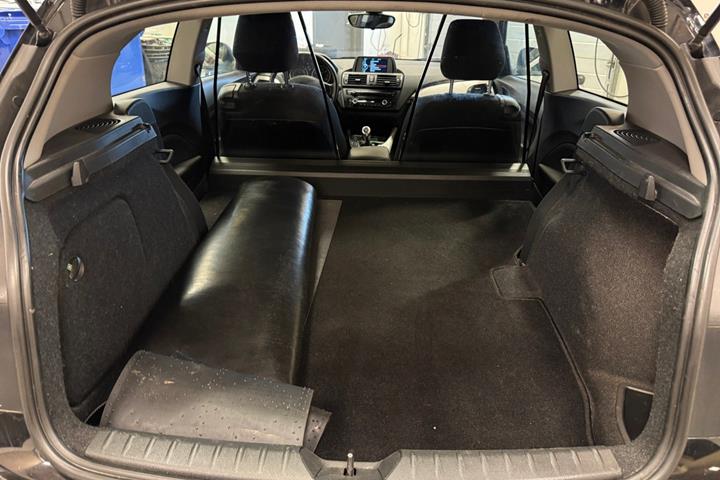 Sort BMW 116d fra 2014