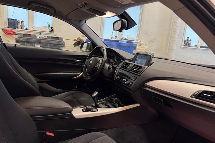 Sort BMW 116d fra 2014