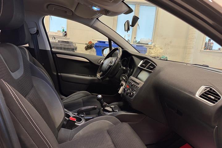 Grå Citroën C4 fra 2018