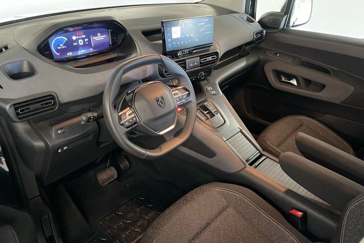 Blå Peugeot e-Rifter fra 2025