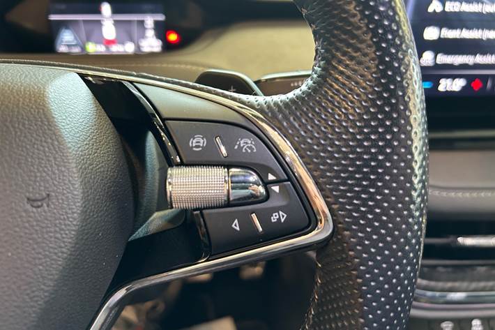 Blå Skoda Enyaq fra 2023