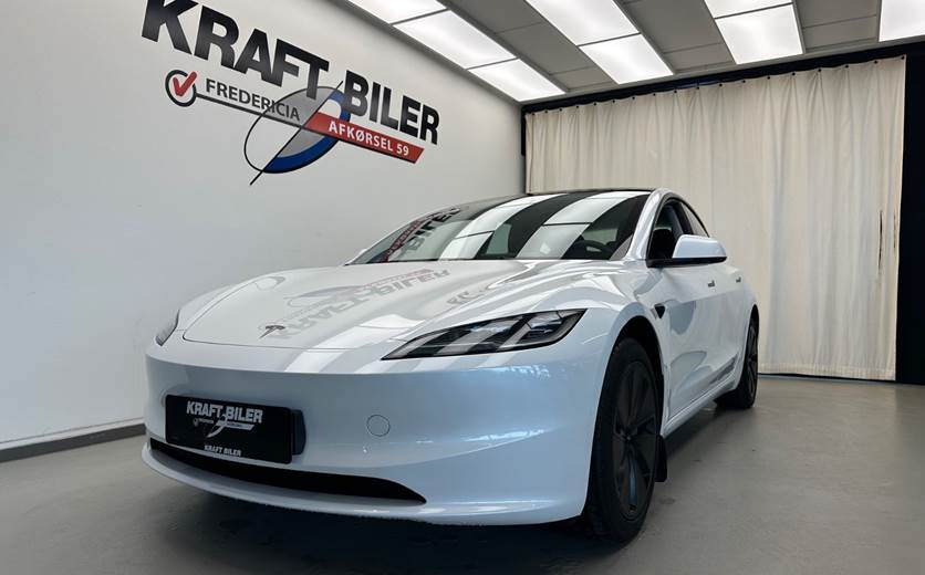 Tesla Model 3 RWD