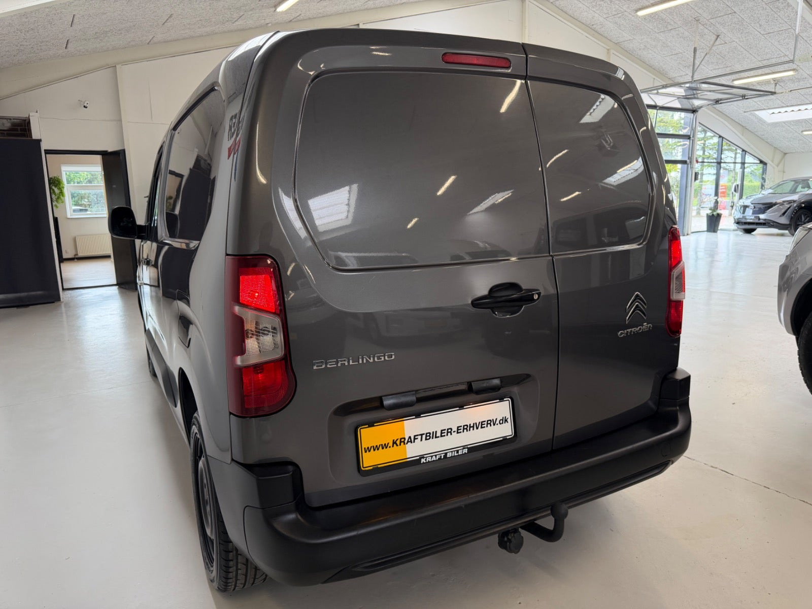 Grå Citroën Berlingo fra 2021