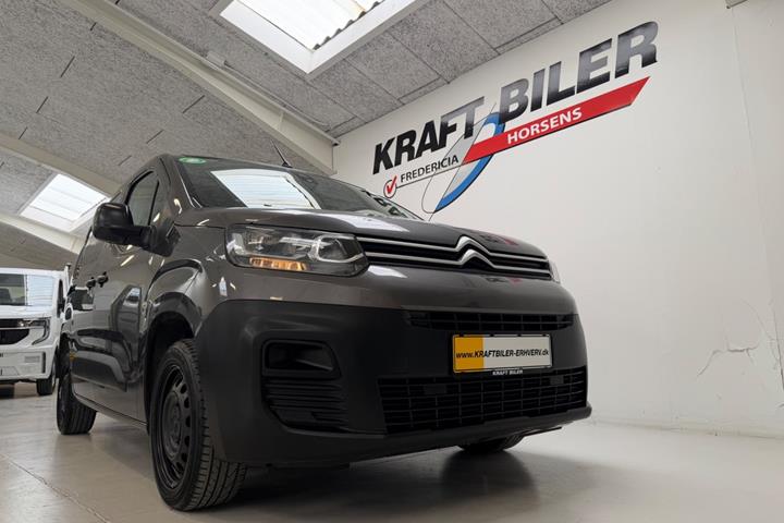 Grå Citroën Berlingo fra 2021