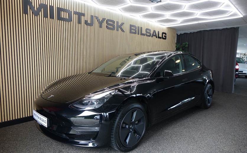 Tesla Model 3 Long Range AWD