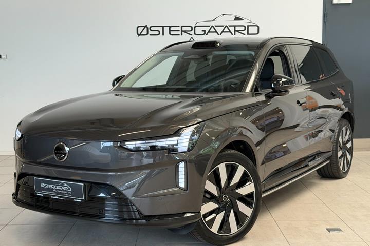 Grå Volvo EX90 fra 2025 set udefra