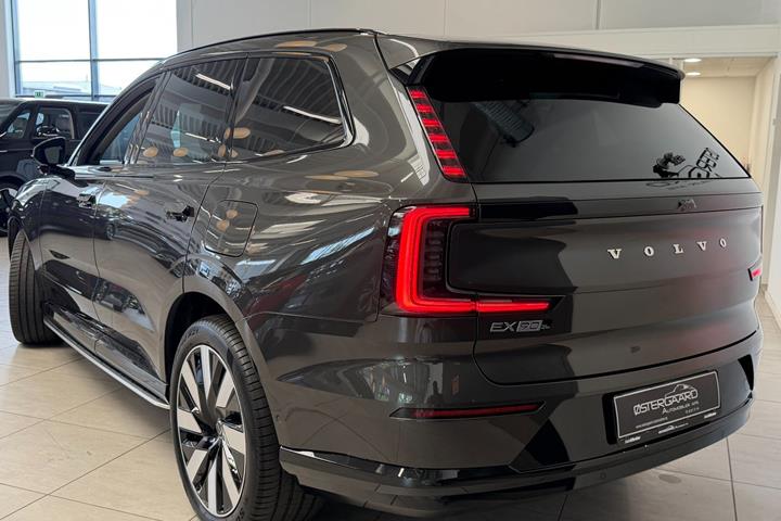 Grå Volvo EX90 fra 2025