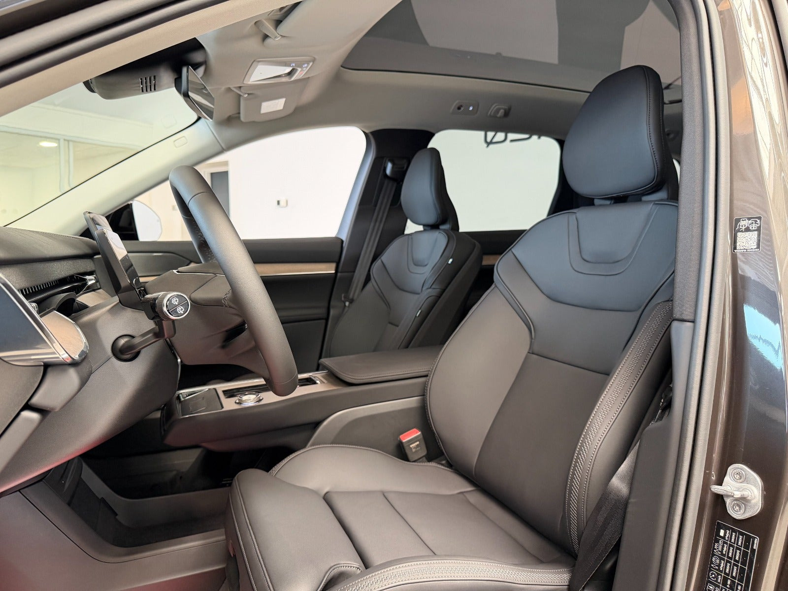 Grå Volvo EX90 fra 2025